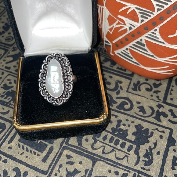 Biwa Pearl Ring - Picture 3 of 9